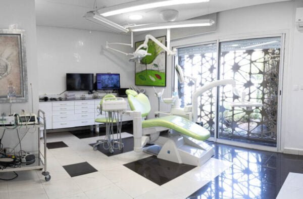 Sale dédiée aux Implants dentaires