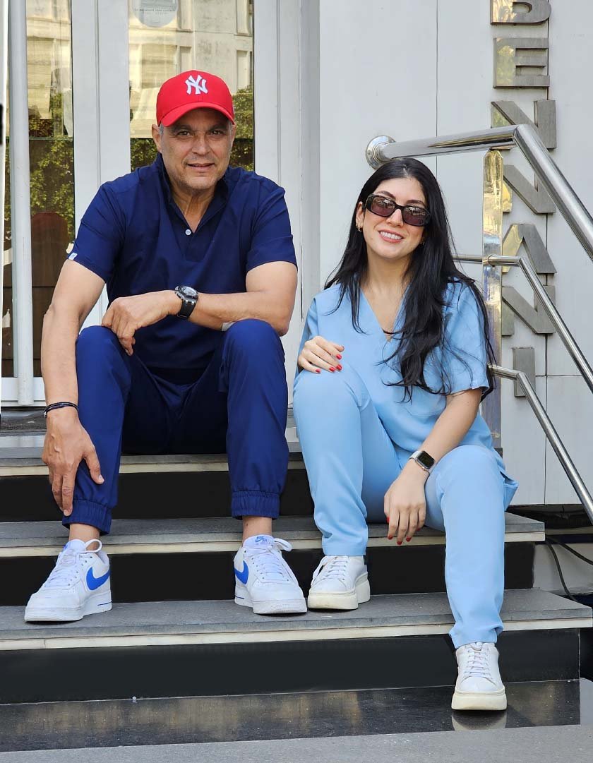 Docteur Abdellah Bennani et Dr Salma Lahlou qui posent devant la clinique